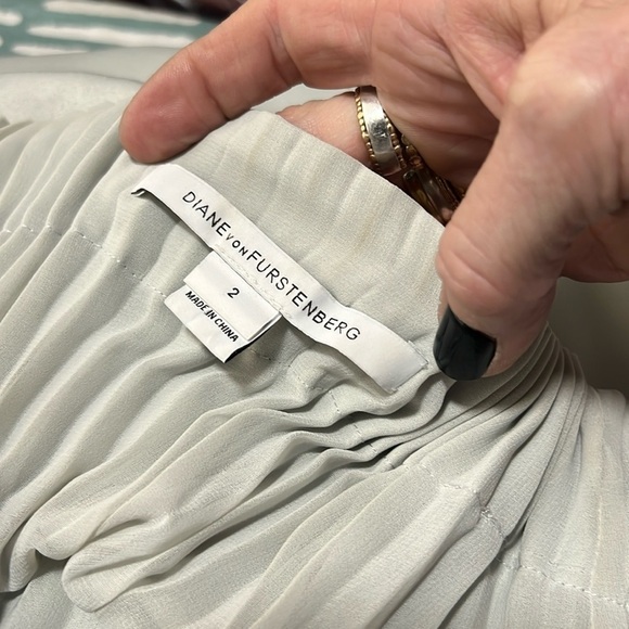 Diane Von Furstenberg Mikino Mint Colored Pleated Neckline Long Sleeve Blouse 2 - Picture 8 of 12